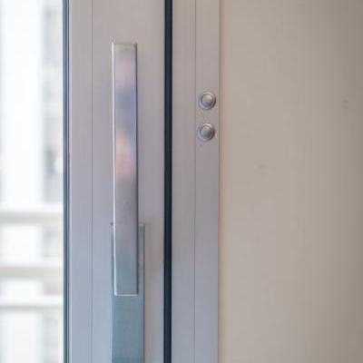 Bâtis de fenêtres et des portes extérieures a rupture de pont thermique